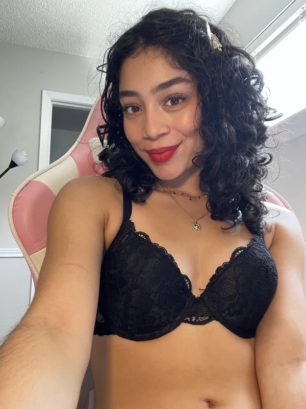 Aaliyah's photo 10