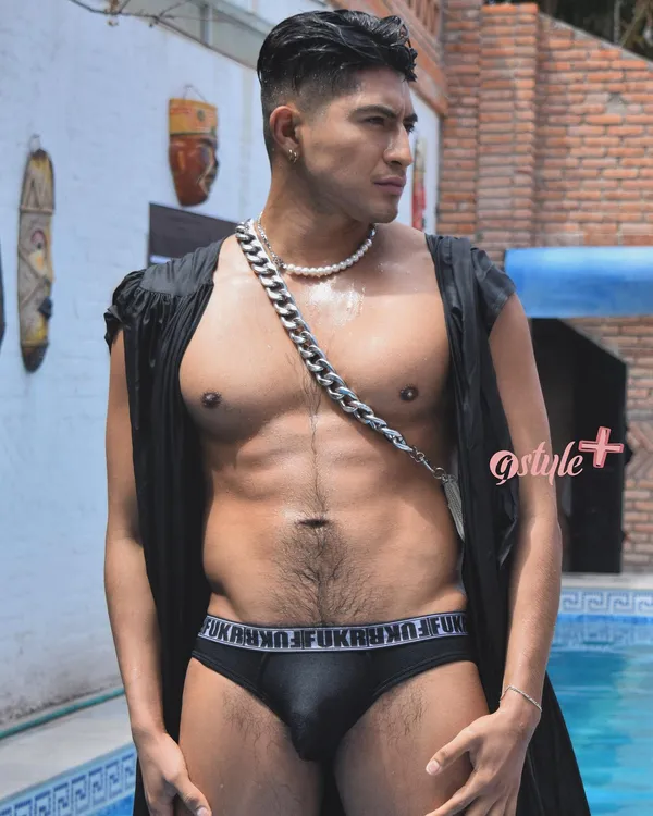 Alam Herrera's photo 3