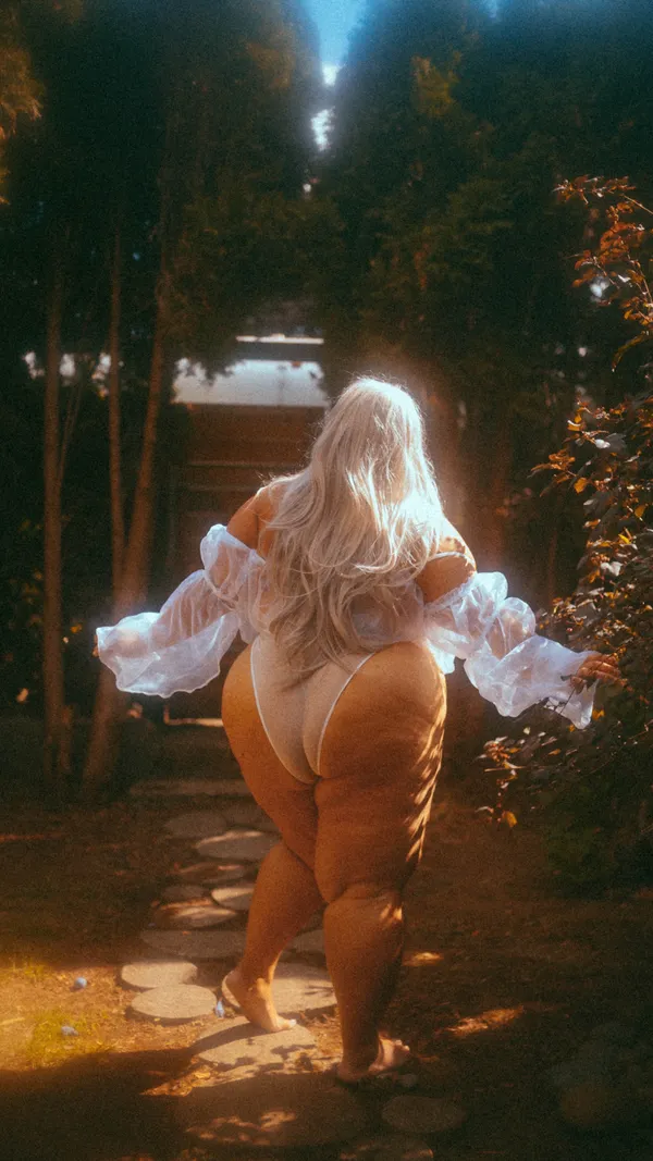 Alexandra Storm's BabeWiki Profile