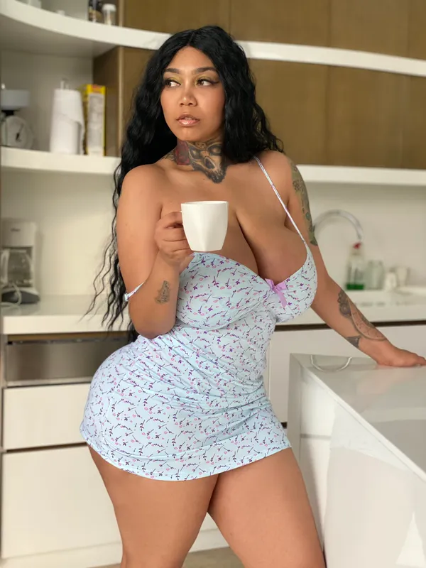 Amora Luv's BabeWiki Profile