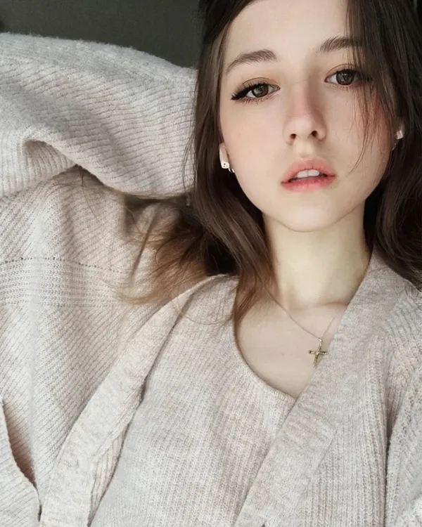 Arya Rose's photo 3