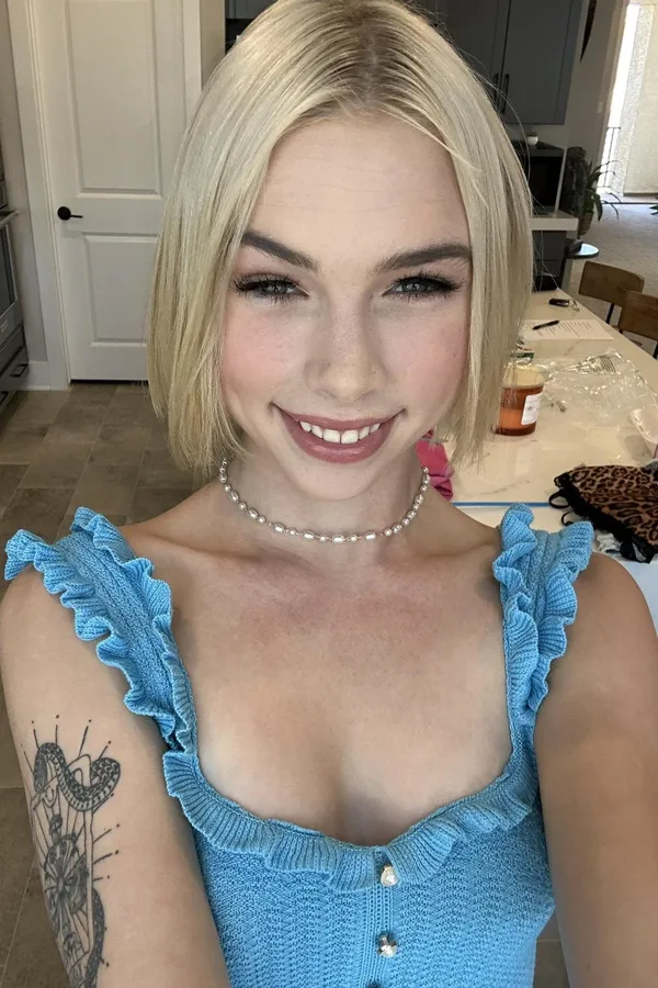 Aurora Vixen's photo 2