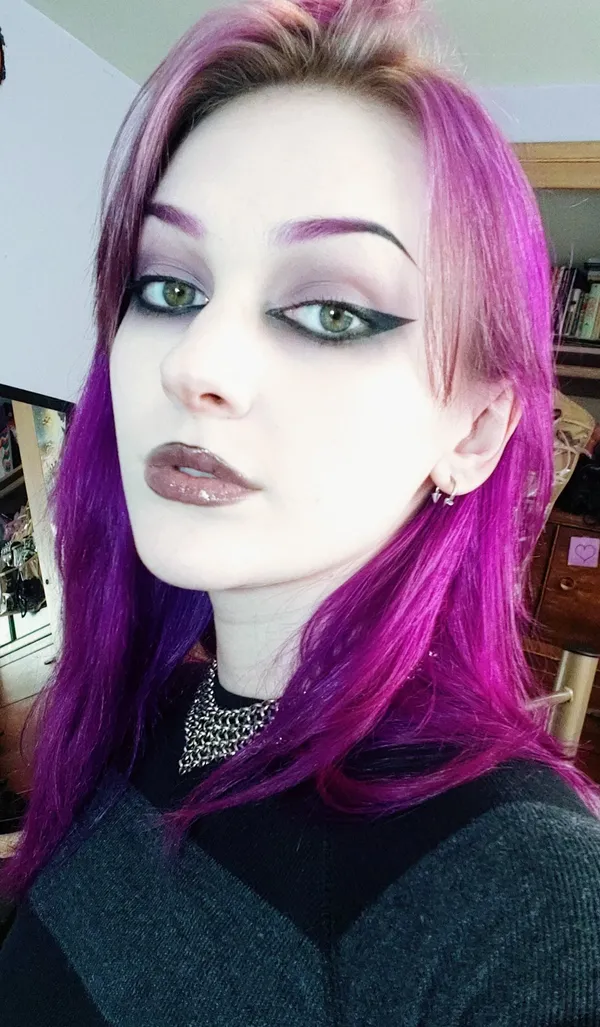 Bealz's BabeWiki Profile