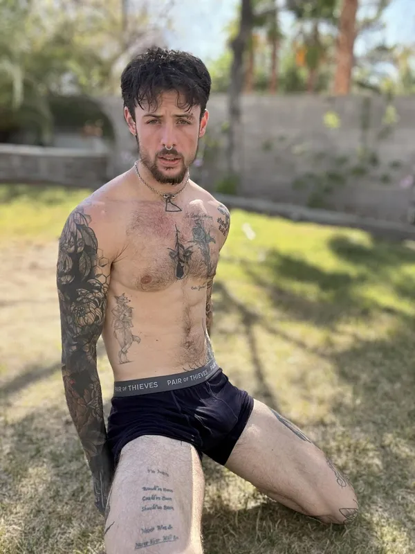 Brendon Queue's photo 4