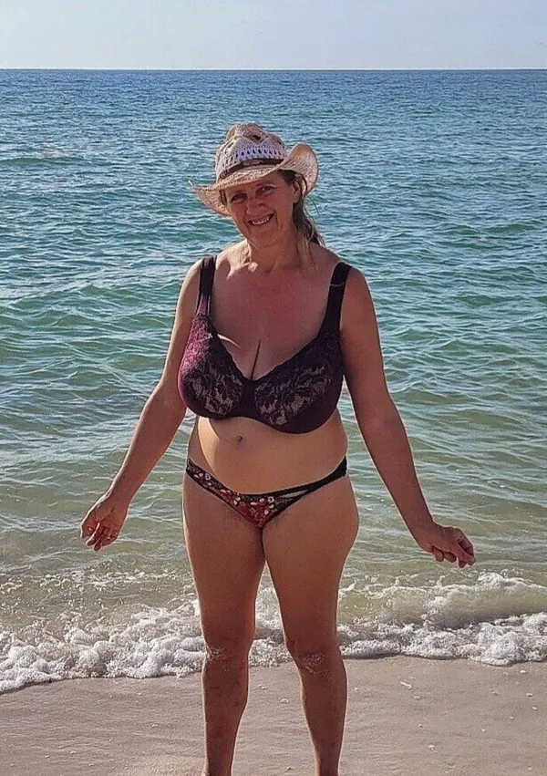 Busty Petra's BabeWiki Profile
