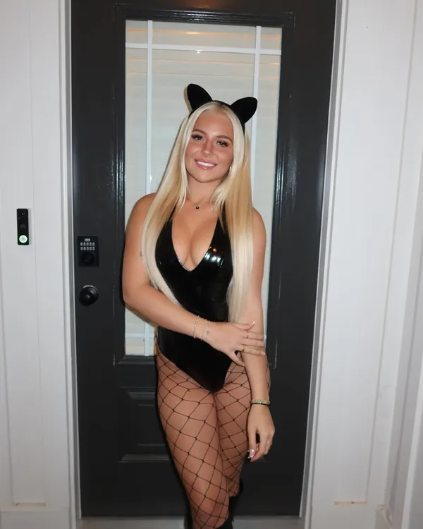 Claire Lizzy's BabeWiki Profile