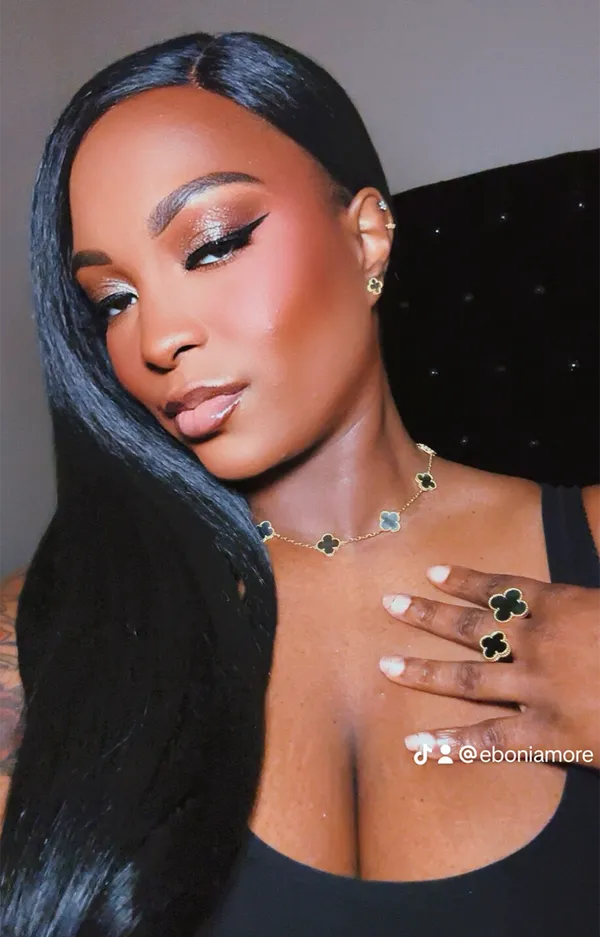 Eboni Amore's photo 9