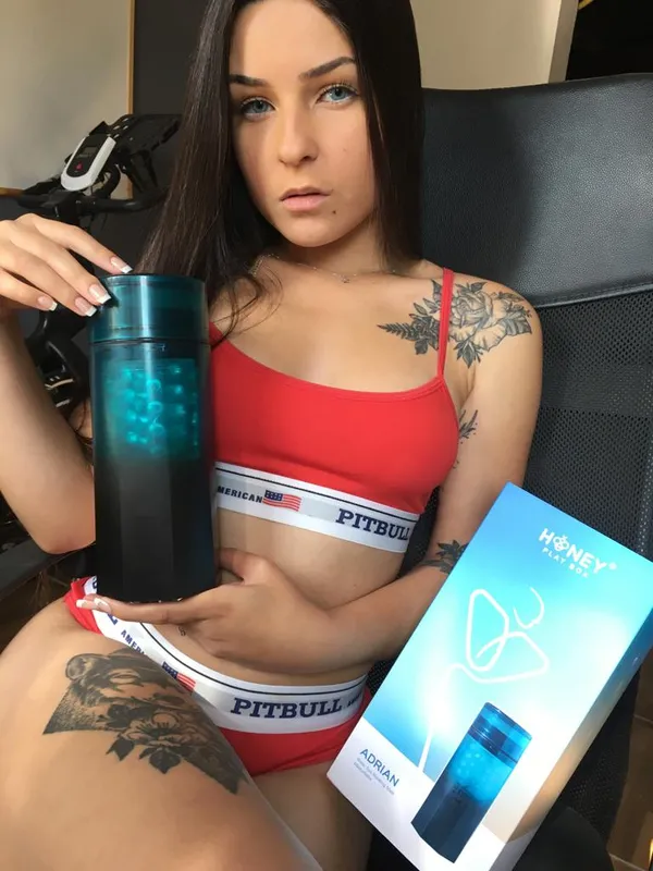 Emma Juicy's BabeWiki Profile