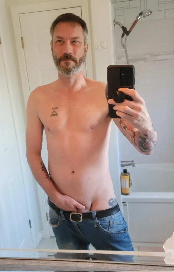 Finn Bheara's BabeWiki Profile