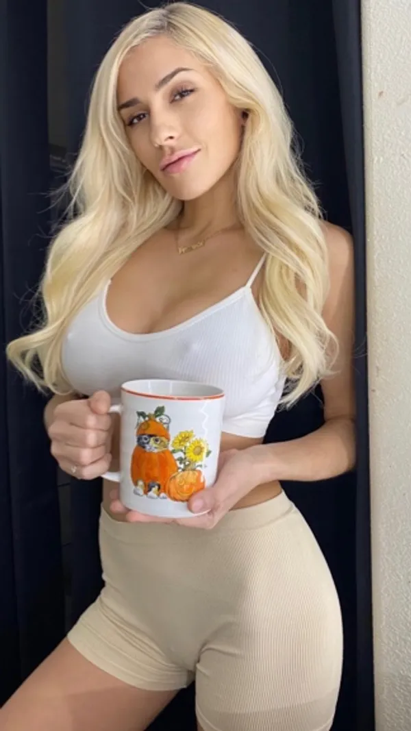 Frankie Jade's BabeWiki Profile