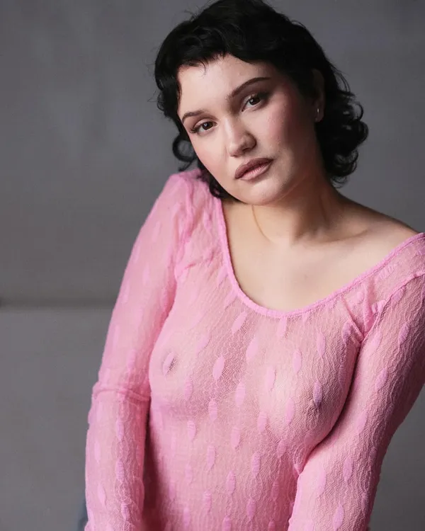 Hannah Holy's BabeWiki Profile