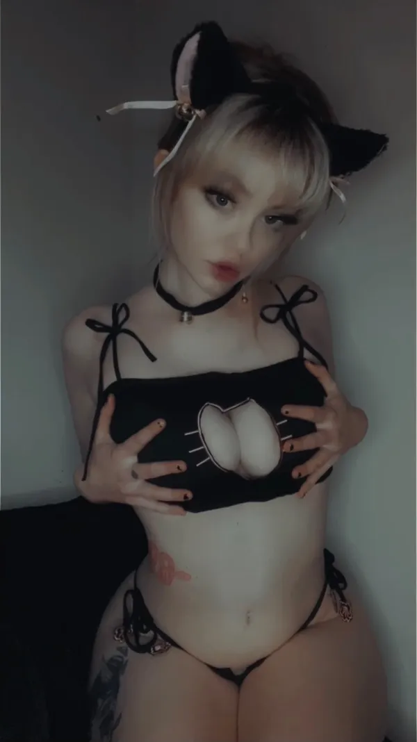 hellgirrl's BabeWiki Profile