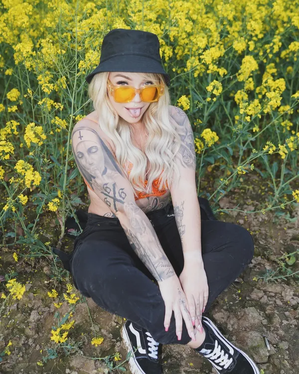 JuicyLou's BabeWiki Profile