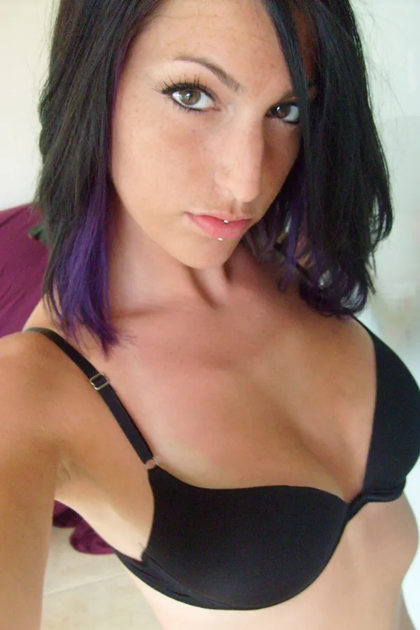 Layla Lux's BabeWiki Profile