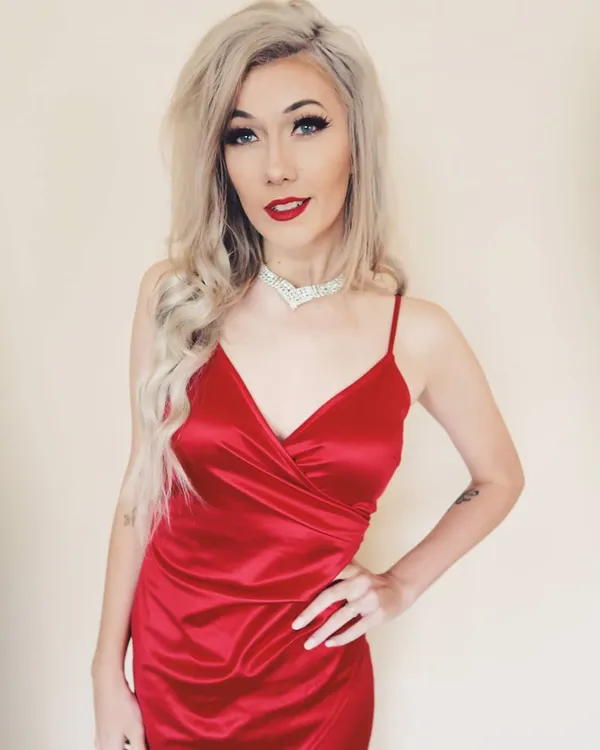 Lindsay Elyse's photo 2