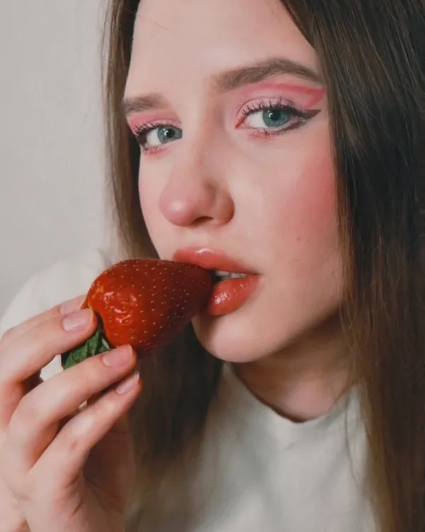 Lolla Dolly's BabeWiki Profile
