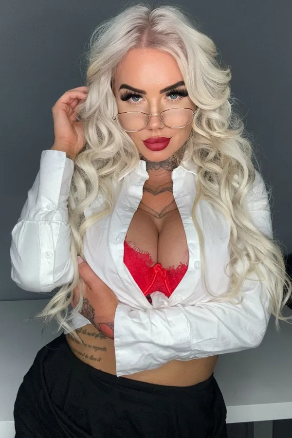 Megan Thomson's BabeWiki Profile
