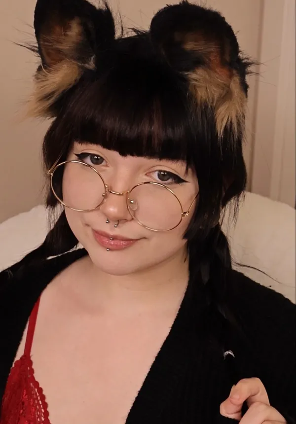 Pet Charlotte's BabeWiki Profile