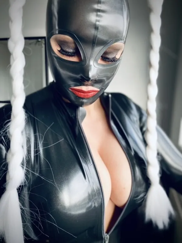 purelatex's BabeWiki Profile