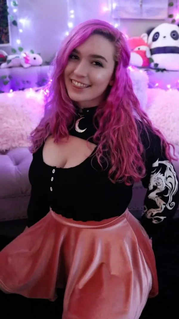 Rose ASMR's photo 4