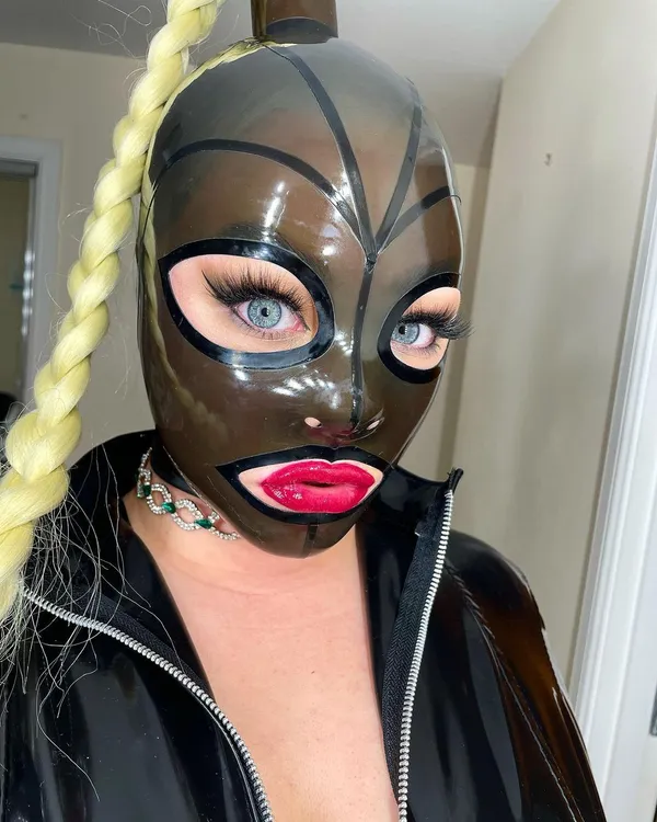 Rubber Elle's photo 2