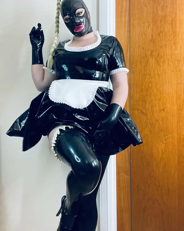 Rubber Elle's photo 1