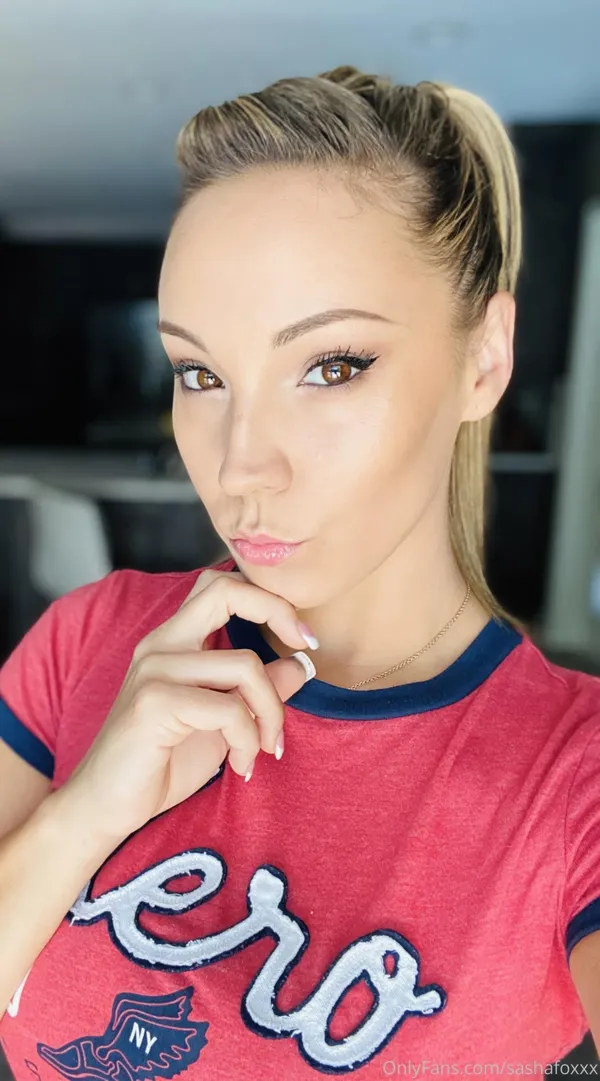 Sasha Foxxx's BabeWiki Profile