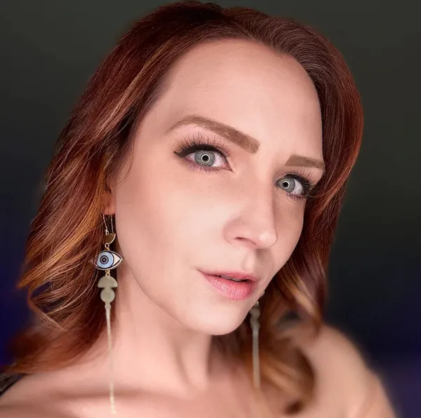 SneezeGoddess's BabeWiki Profile