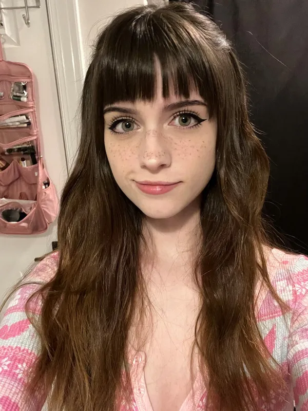 Soogsx's BabeWiki Profile