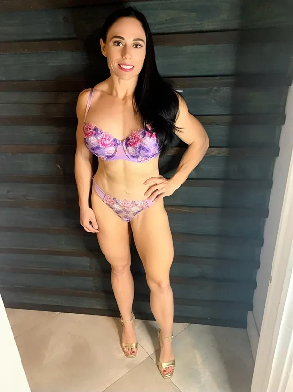 Vanessa Arizona's BabeWiki Profile