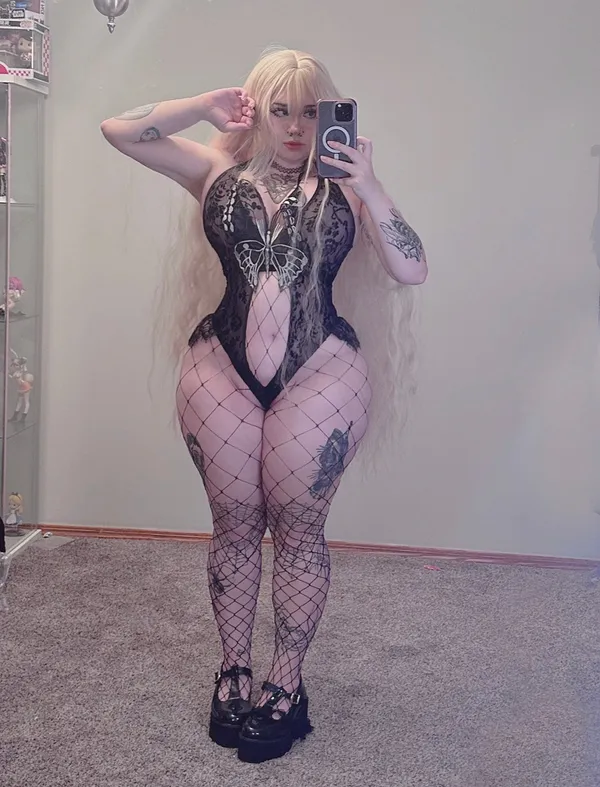 Venomous Dolly's photo 7