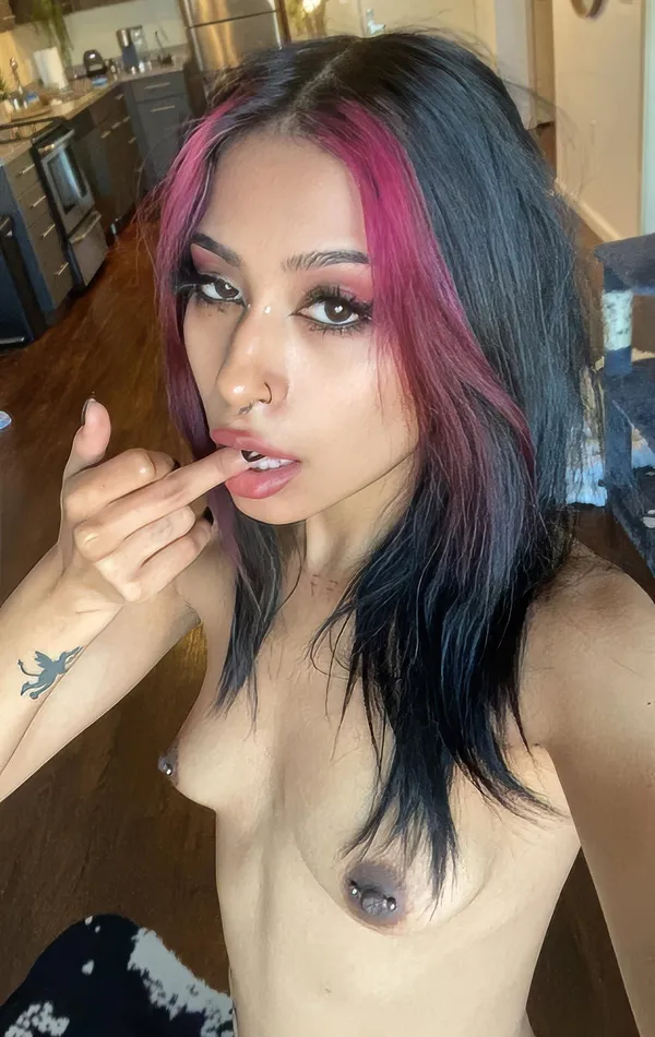 Venus Vera's BabeWiki Profile