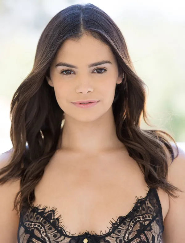 Violet Starr's photo 21