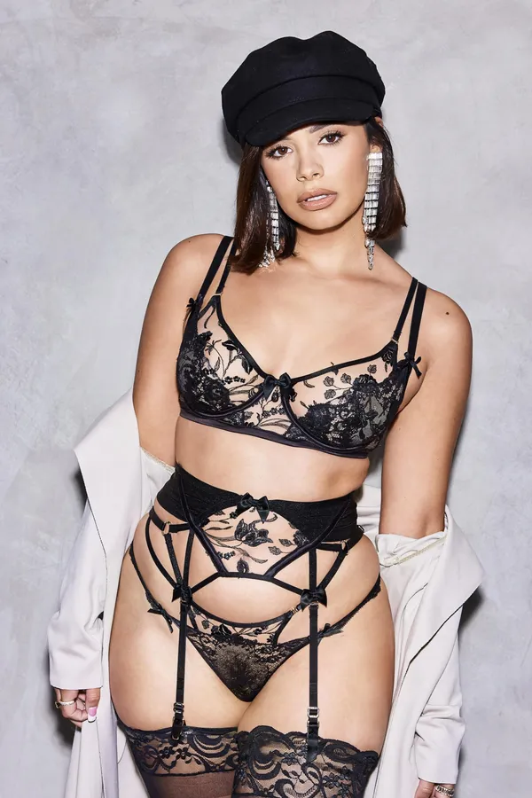 Violet Starr's photo 4