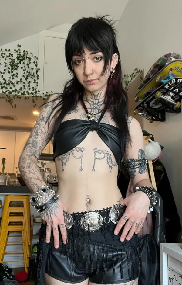 xtra00grey's BabeWiki Profile